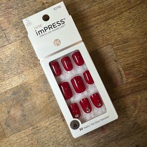 Flawless imPRESS Press-On Manicure